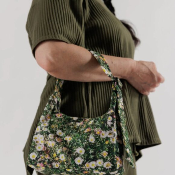 NWT BAGGU Daisy Mini Nylon Shoulder Bag - Picture 1 of 13